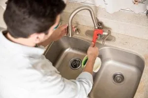 Karşıyaka Tıkanıklık Açma: Lavabo ve Tuvalet Tıkanıklığı Çözümleri